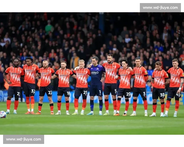 考文垂与卢顿激战正酣 英超保级大战谁能笑到最后